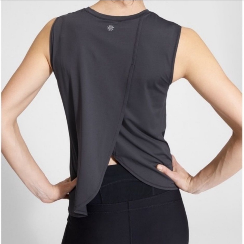 Athleta Sunlover  UPF Tulip Back Tank Top Size Medium Grey Athleisure